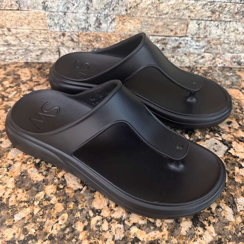 Stuart Weitzman Stuflex T-Strap Sandals